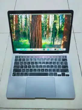 Dijual MacBook pro M1 2020 touchbar MULUS siap pakai Ram 8GB SSD 256