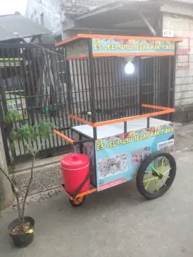 gerobak es buah/ es jeruk/ sosis/DLL