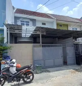 Dijual Rumah 2 lantai di Taman Palem Lestari, Cengkareng, Jakbar