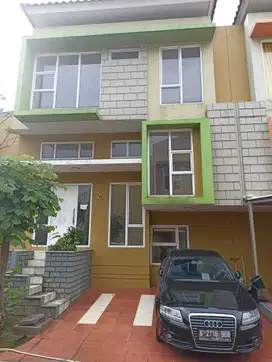 Dijual rumah Atlanta Village 2.5 Lantai