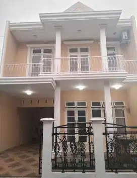 Rumah Tinggal 2 Lantai Lokasi Strategis Dekat Pasar Godean