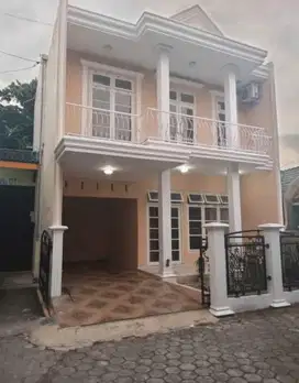 Rumah Tinggal 2 Lantai Lokasi Strategis Dekat Pasar Godean
