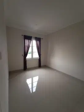 Dijual Rumah 2 Lantai Rapi Bersih Siap Huni di Gading Serpong