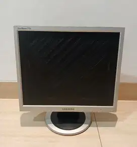 LCD Monitor Komputer Samsung 17” Mati