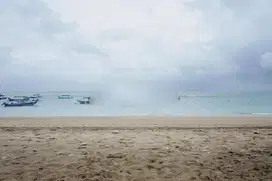 Tanah Luas 2000 di Kuta Bali SHM Hadap Pantai Cocok Untuk Villa