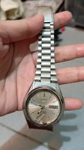 Jam tangan SEIKO AUTOMATIC bekas second