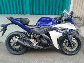 Yamaha R25 V1..
