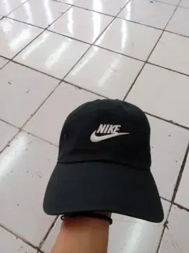 Topi Nike Heritage86
