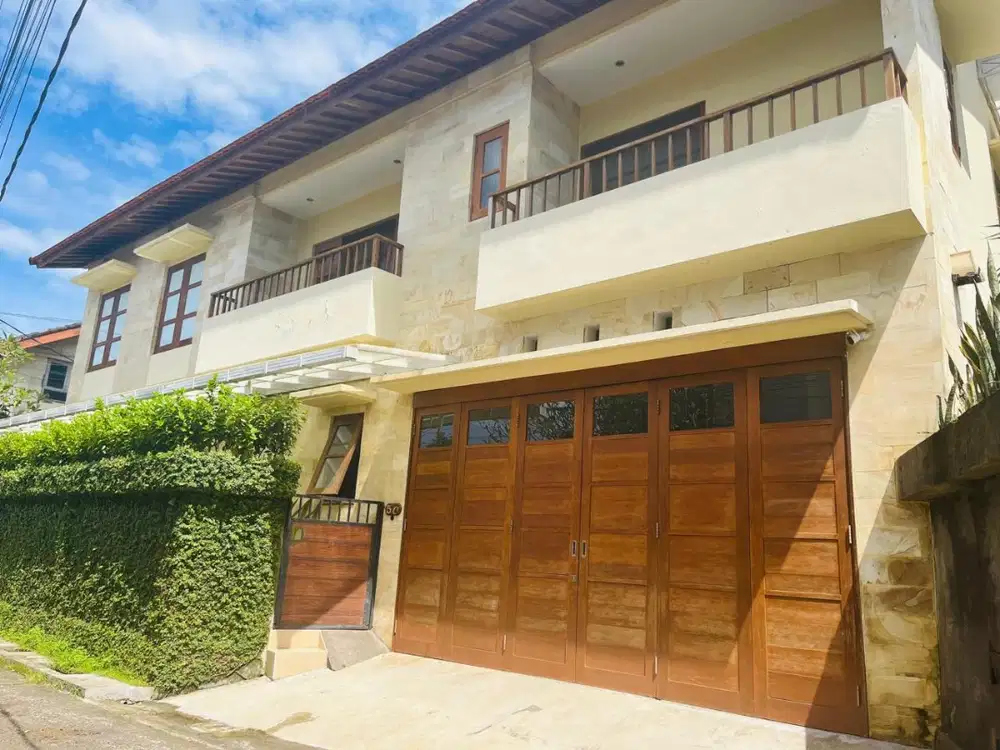 Beautiful 4-Bedroom Home In Puri Gading Jimbaran