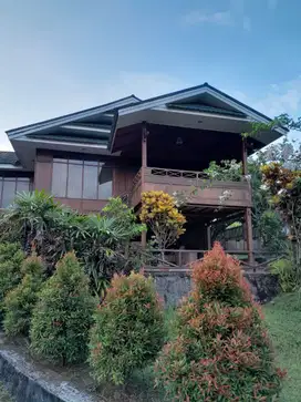 Dijual Rumah Nuansa Kayu di Bukit Golf Hijau Sentul Bogor