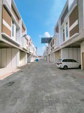 Rumah komplek eastcotts residence jalan denai daerah mandala
