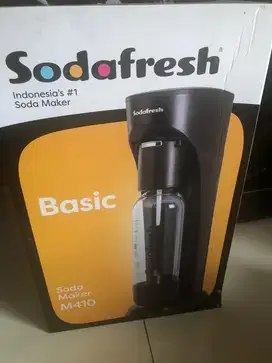 Soda maker and 2 manual seeler machine 2