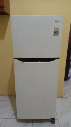 Dijual Cepat Kulkas LG
