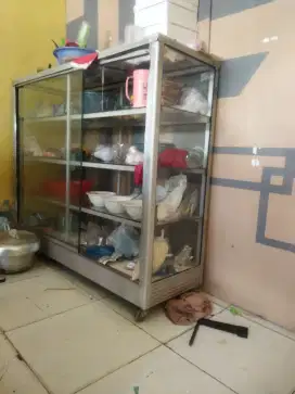 Etalase warung bekas