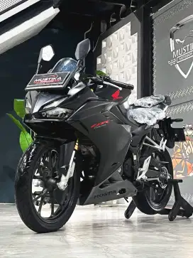 Unit Istimewa‼️Honda CBR 150R 2021‼️Odo 8rb Asli. DANNY Mustika Motor