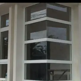 Kusen aluminium pintu kaca