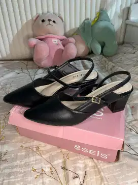 Sepatu seis hitam sz 38