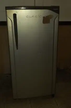 Kulkas Bekas Toshiba Glacio
