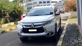 Mitsubishi pajero sport dakar ultimate 2018 putih