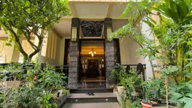 Rumah Mewah dengan Pool di Tengah Kota, Pondok Indah JakSel