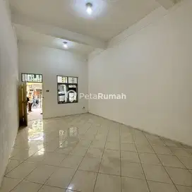 Dijual TOWNHOUSE JALAN PANCING KOMPLEK IMPERIAL COURT
