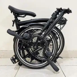 BROMPTON M6L BLACK IN BLACK EDITION 2019 - LIKE NEW