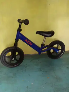 Sepeda keseimbangan anak