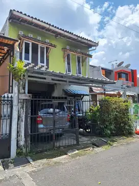 Rumah Murah Perlu Renovasi Lokasi nyaman di Sayap Karawitan Turangga.