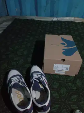sneakers brodo ukuran 43