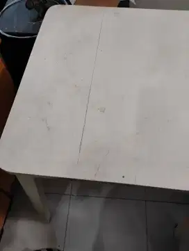 Meja cafe kopi kekinian