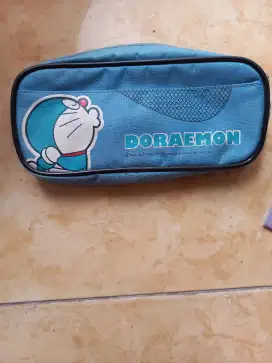 Tempat pinsil doraemon