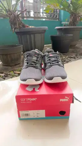 Sepatu Running Puma Interflex