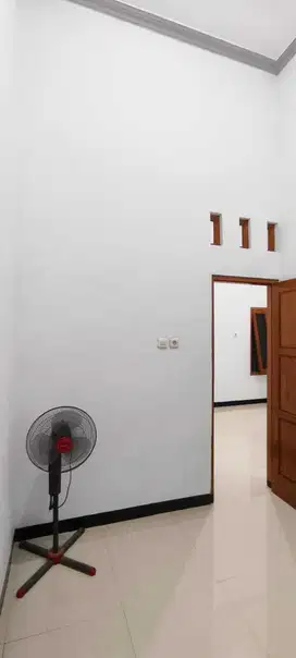 HABIS RENOVASI!!  RUMAH PUTRA BANGSA MEDOKAN RUNGKUT SIAP HUNI
