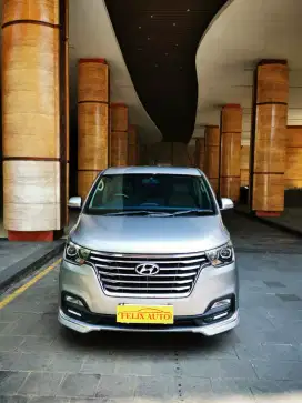 Hyundai H-1 2.5 royale at 2019 Tdp 15 jt