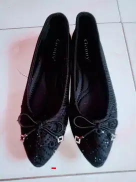 Flat shoes Wanita Genny