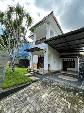 Leasehold House in Central Senggigi tourist area