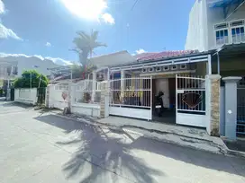 RUMAH MEWAH DI SETURAN DEPOK SLEMAN, SIAP HUNI & STRATEGIS