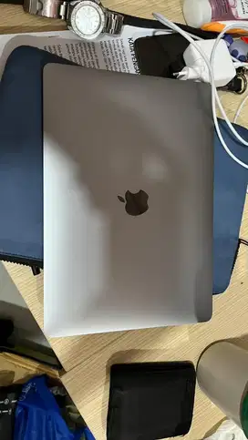 MacBook Air M1 8/256GB Silver | Like New | Beli Maret 2025 | iBox
