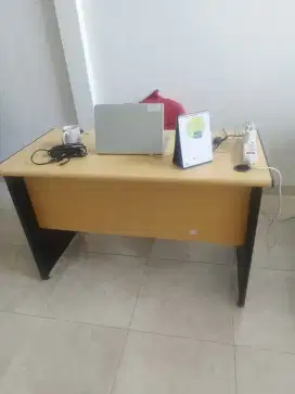Meja kantor 3 unit dan 1 printer