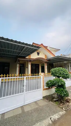 Rumah second siap huni di komplek condet jakarta timur