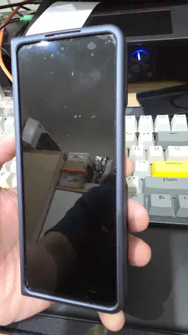 Z Fold 4 512Gb masih bagus dan mulus