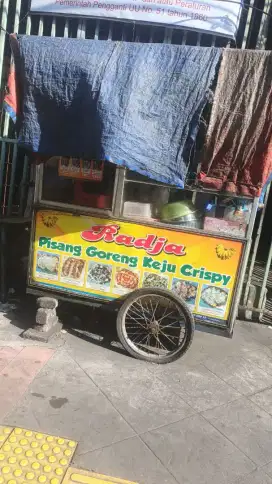 Dijual gerobak + perabotan nya