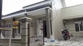DISEWAKAN RUMAH 5 KAMAR TIDUR DEKAT JUANDA