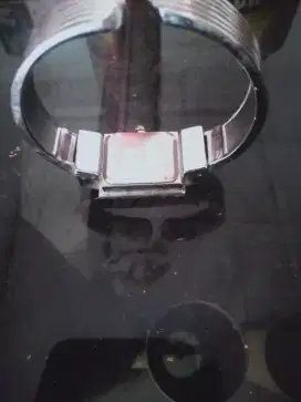 Jam tangan bekas