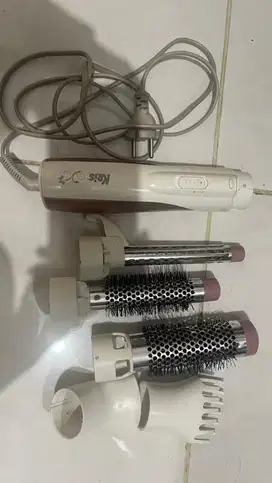 Hair dryer kris