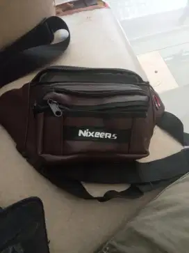 Tas pinggang / Slempang