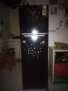 Kulkas merk changhong 2 pintu