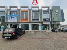 Ruko siap pakai, Boulevard, Timur, Lokasi di Kompleks Ruko Estrella