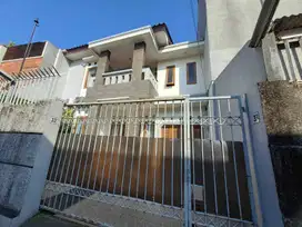 RUMAH di TEBET, JAKARTA SELATAN