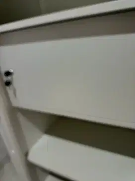Lemari Besi Pakaian 2 Pintu ex Informa